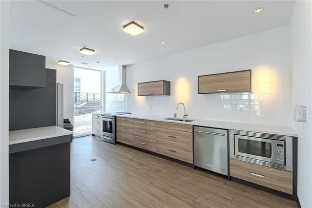 Additional image 31 of 60 Charles St Unit 503