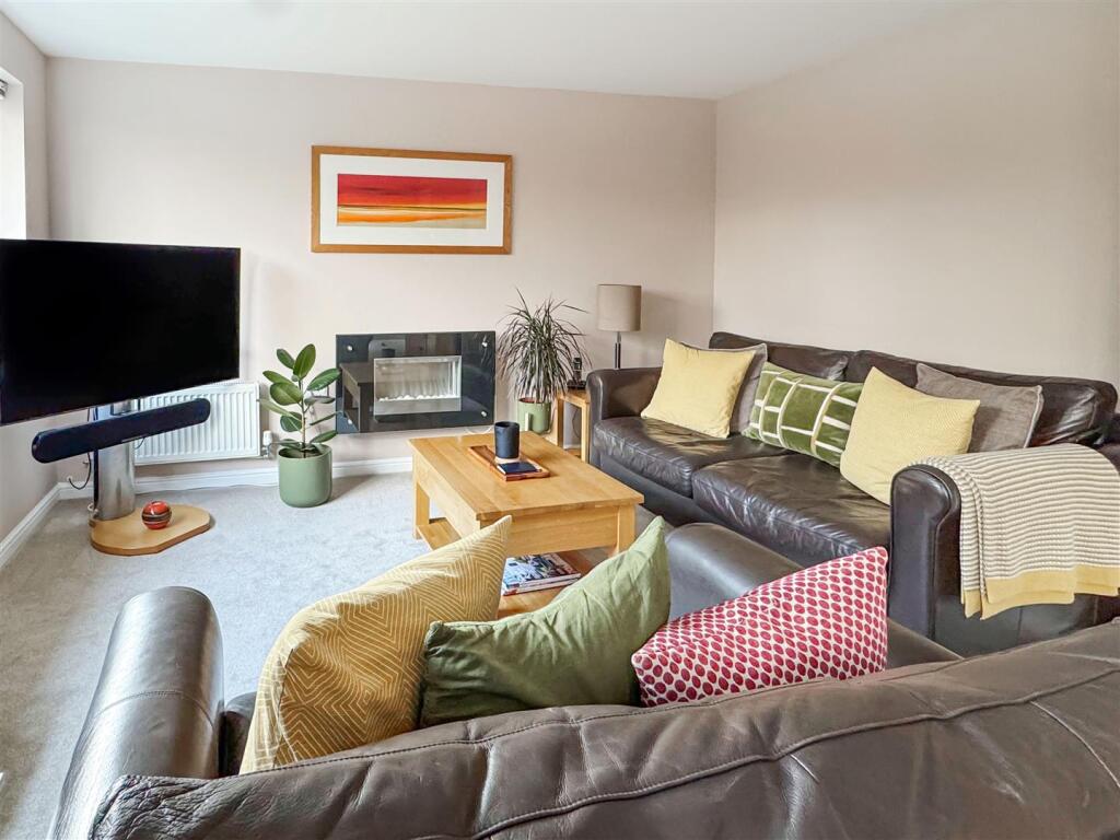 Additional image 20 of Linnet Close, Littlehampton