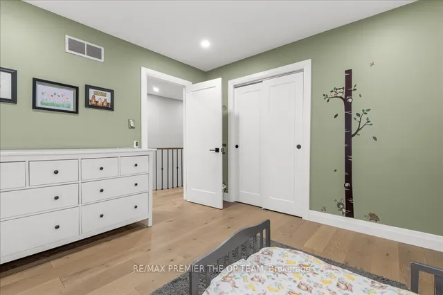 Additional image 16 of 27 Elmira Dr