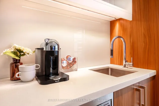 Additional image 17 of 39 Sherbourne St Unit 906