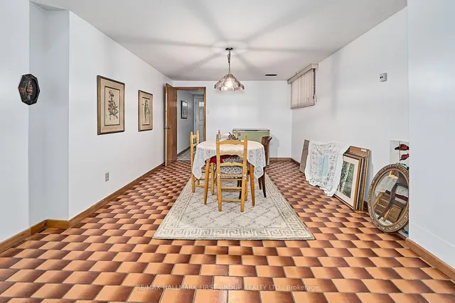 Additional image 29 of 10 Romanway Cres