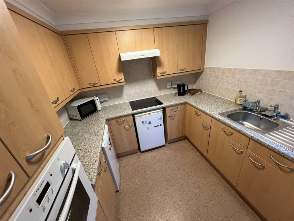 Additional image 7 of Telegraph Road, Heswall, Wirral