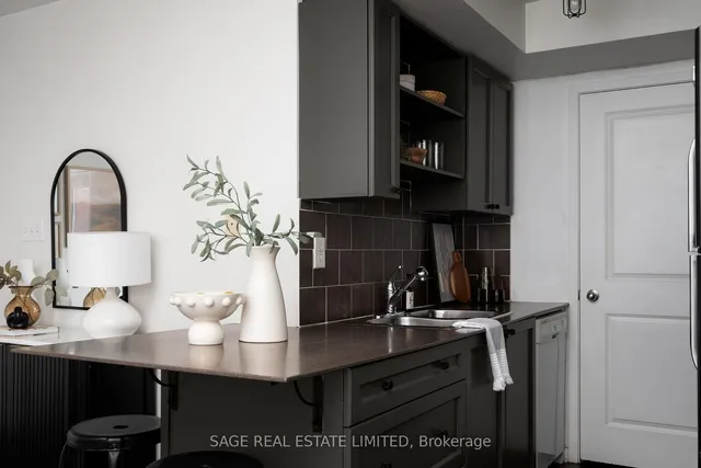 Additional image 7 of 72 Munro St Unit 3