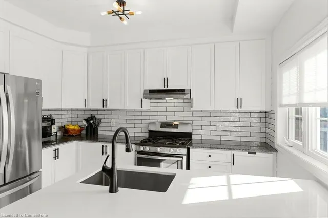 Additional image 20 of 2220 Queensway Dr Unit 13