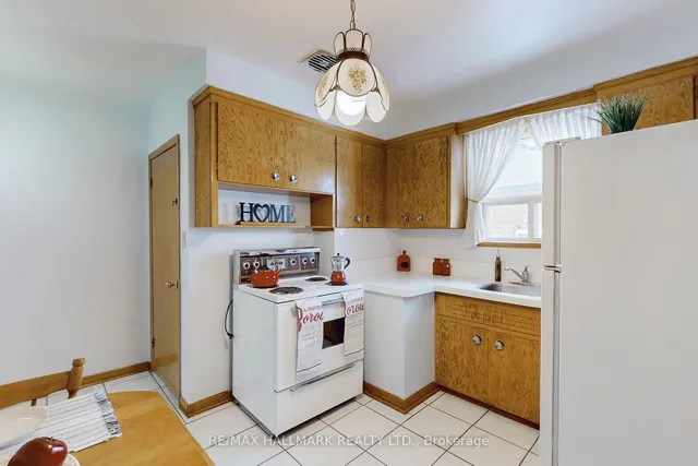 Additional image 8 of 114 Benjamin Blvd