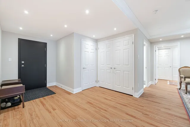 Additional image 4 of 33 University Ave Unit 2106