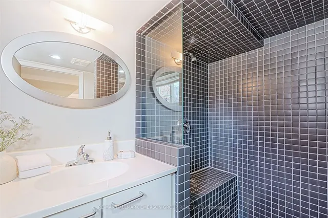 Additional image 32 of 158 Roslin Ave