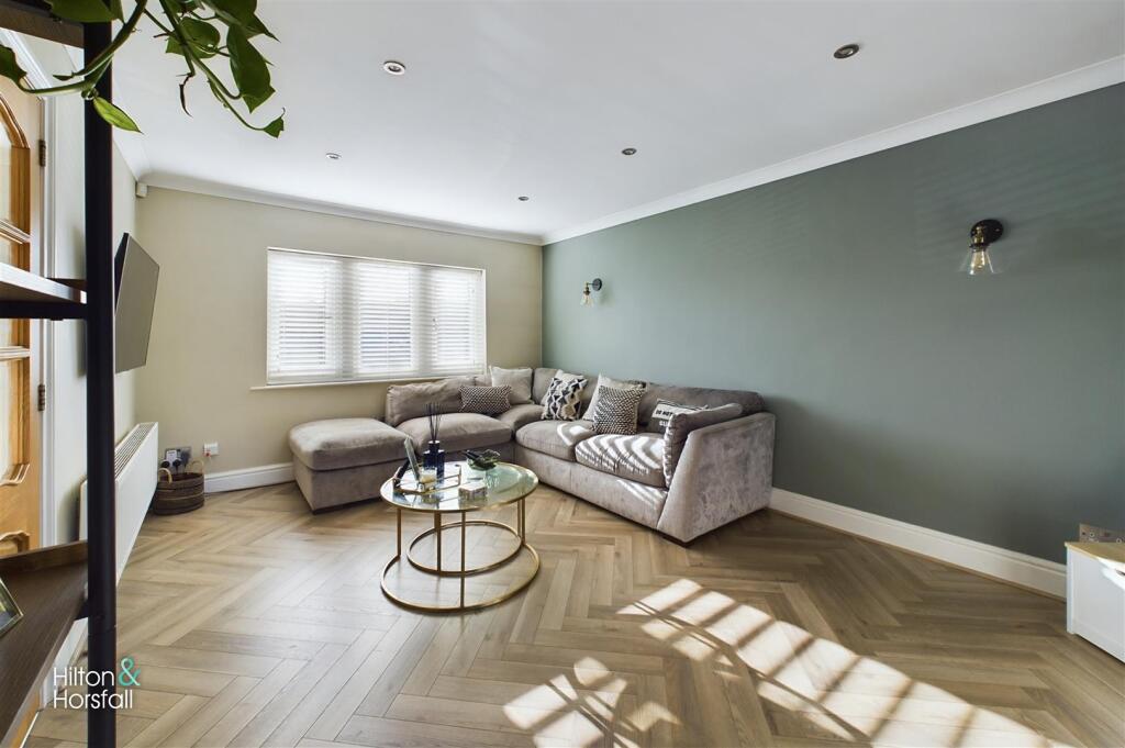 Additional image 5 of Barn Field Close, Colne