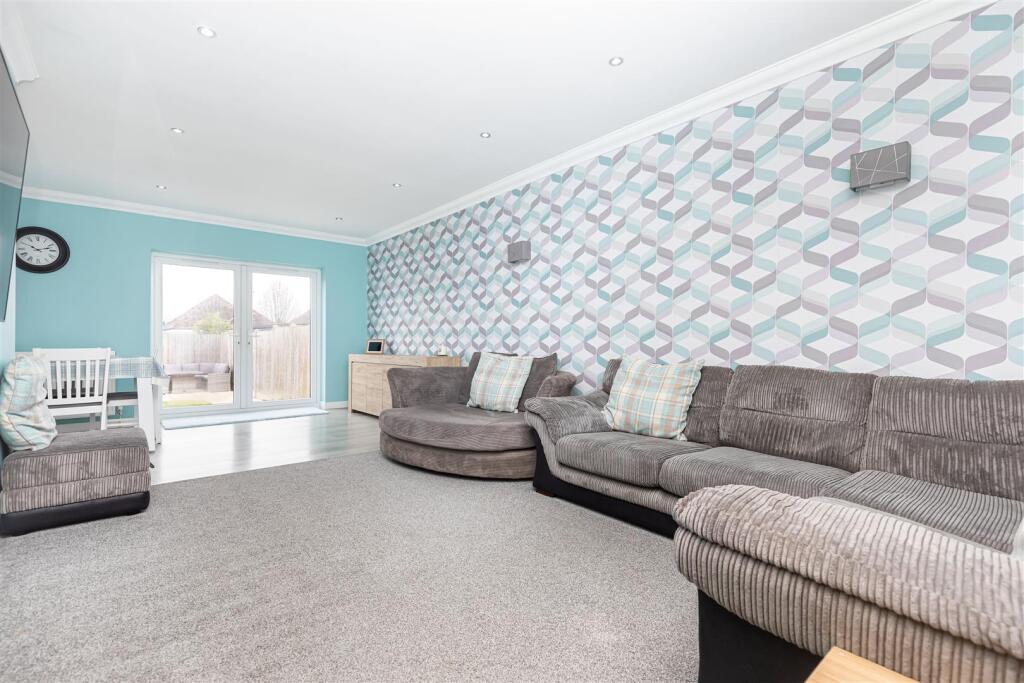 Additional image 3 of Bespoke Extended Chalet Bungalow on Cheddington Road