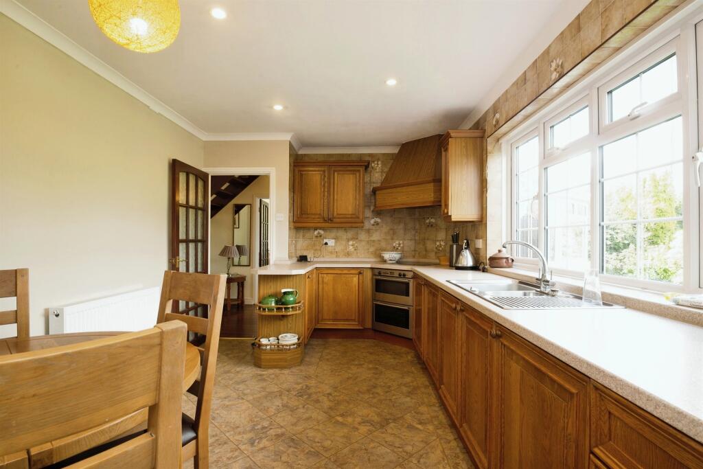 Additional image 10 of ., Llangan