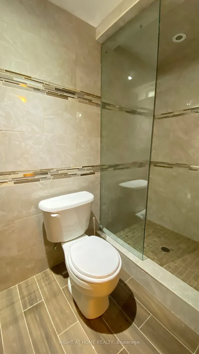 Additional image 27 of 1100 Bonin Cres