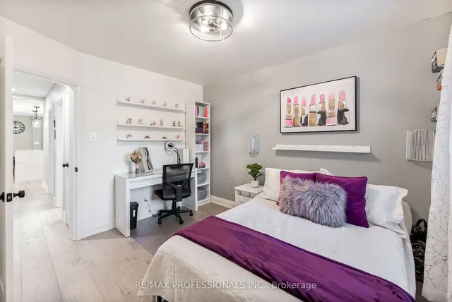 Additional image 17 of 27 Charleston Rd