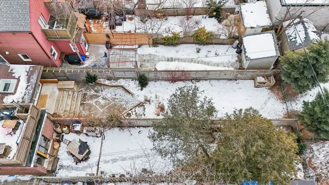 Additional image 38 of 584 Gladstone Ave