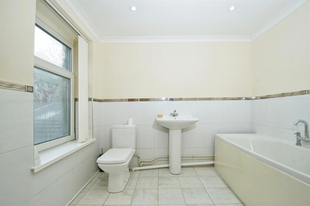 Additional image 3 of The Parade, Ferndale