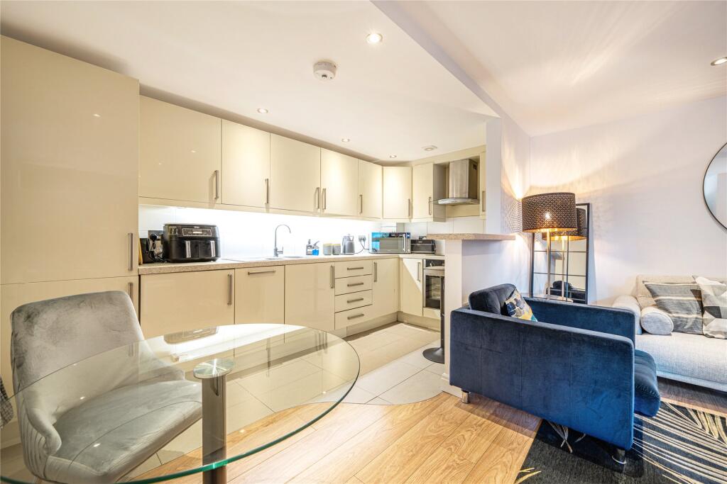 Additional image 7 of Birkbeck Road, Beckenham