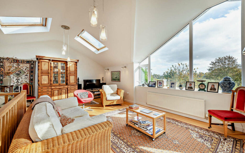 Additional image 19 of Elizabeth Crescent, Chester, Cheshire, CH4