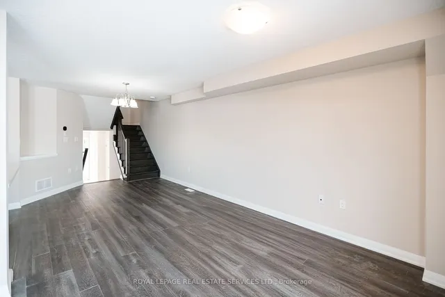 Additional image 3 of 116 Laguna Village Cres