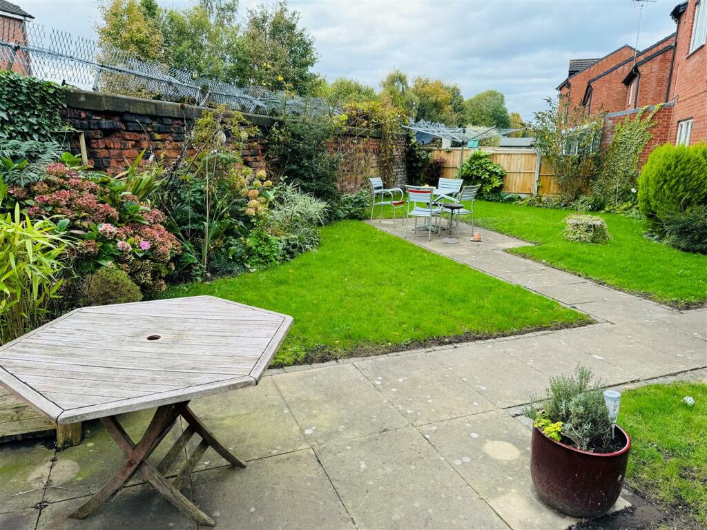 Additional image 2 of Chesterton Court, Chester