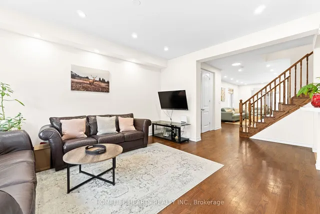 Additional image 12 of 915 Penson Cres