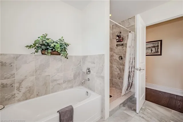 Additional image 32 of 974 Beach Blvd