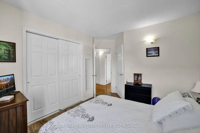 Additional image 15 of 2333 Walkers Line Unit 15