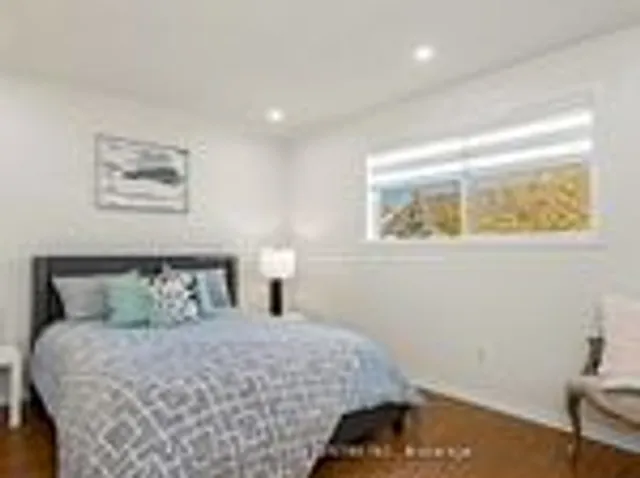 Additional image 16 of 1096 Barclay Circ