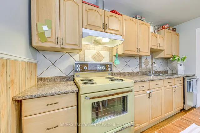 Additional image 11 of 68 East 35th St