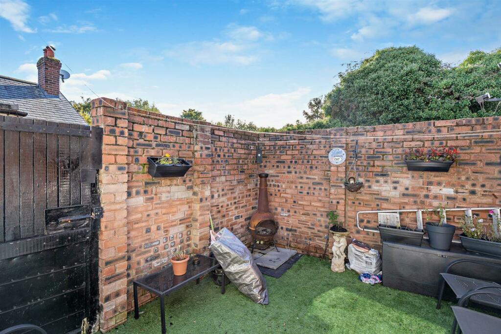 Additional image 10 of Flint