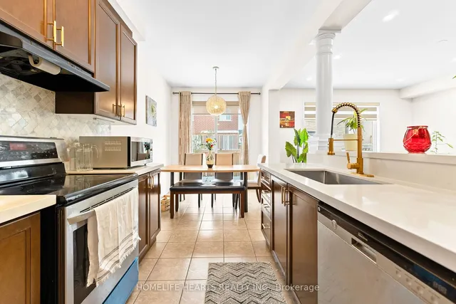 Additional image 18 of 915 Penson Cres