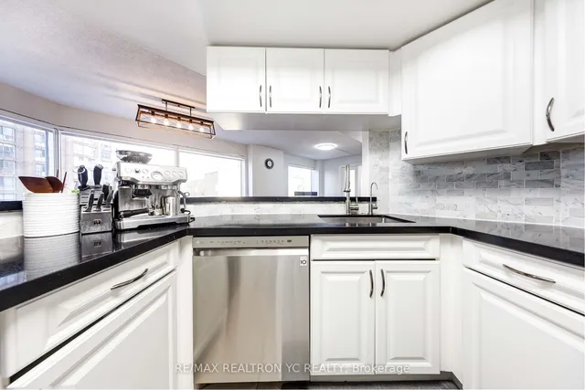 Additional image 6 of 1001 Bay St Unit 604