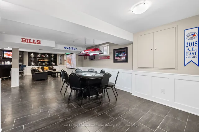 Additional image 36 of 748 Sales Crt