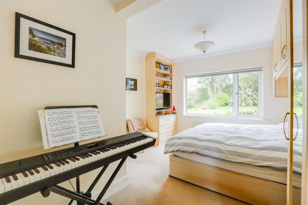 Additional image 16 of Craig Yr Eos Road, Ogmore-By-Sea, Vale Of Glamorgan, CF32 0PG