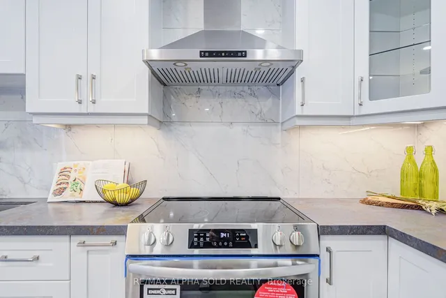 Additional image 19 of 126 Chapel Park Sq