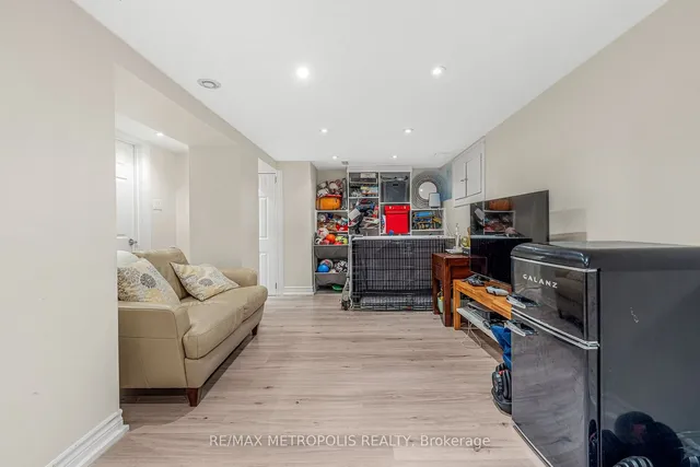 Additional image 33 of 26 Algonquin Ave