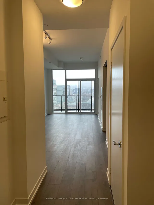 Additional image 10 of 270 Dufferin St Unit 1023