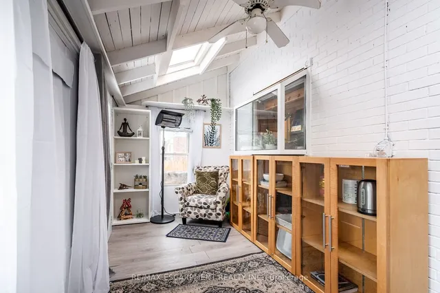 Additional image 40 of 164 Edgemont St