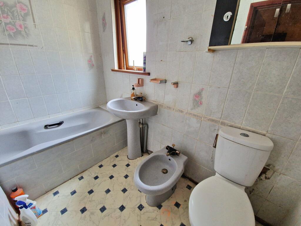 Additional image 11 of BLUNDELL AVENUE, PORTHCAWL, CF36 3YY