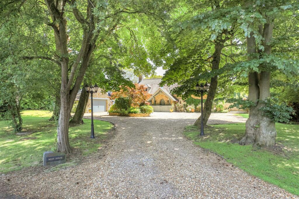 Additional image 31 of Llansannor, Near Cowbridge, Vale of Glamorgan, CF71 7RX