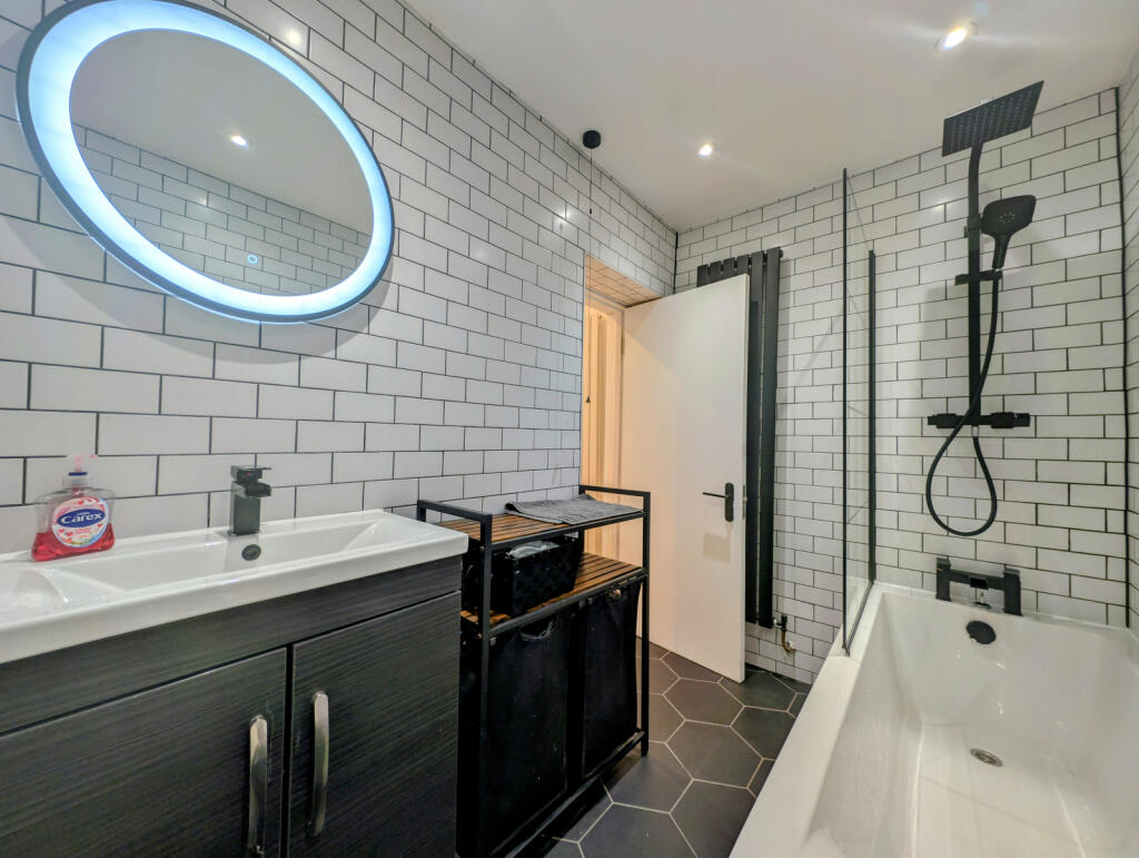 Additional image 9 of The Triangle, Caegarw