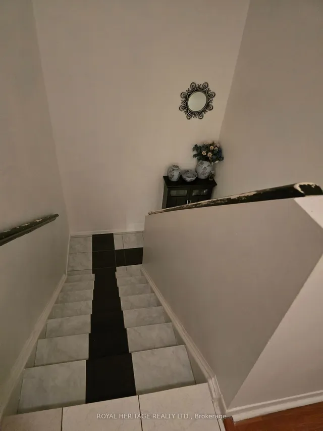 Additional image 8 of 4064 lawrence Ave Unit 208