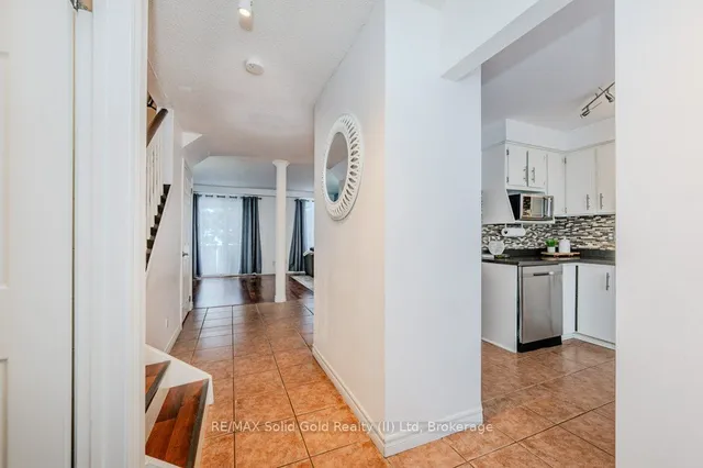 Additional image 7 of 32 Mowat Blvd Unit 58