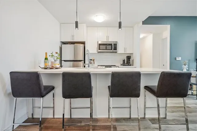 Additional image 12 of 2750 King St Unit 404