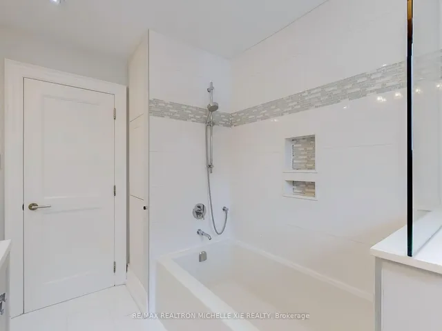 Additional image 31 of 28 Addison Cres