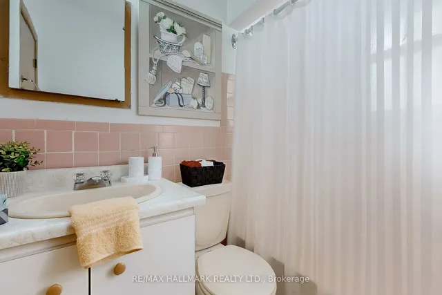 Additional image 16 of 114 Benjamin Blvd