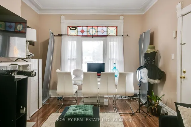 Additional image 25 of 133 Carlaw Ave