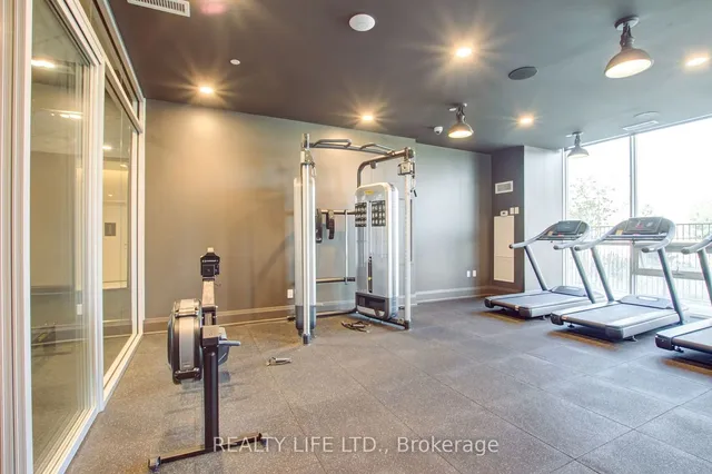 Additional image 32 of 1050 Main St Unit 1014