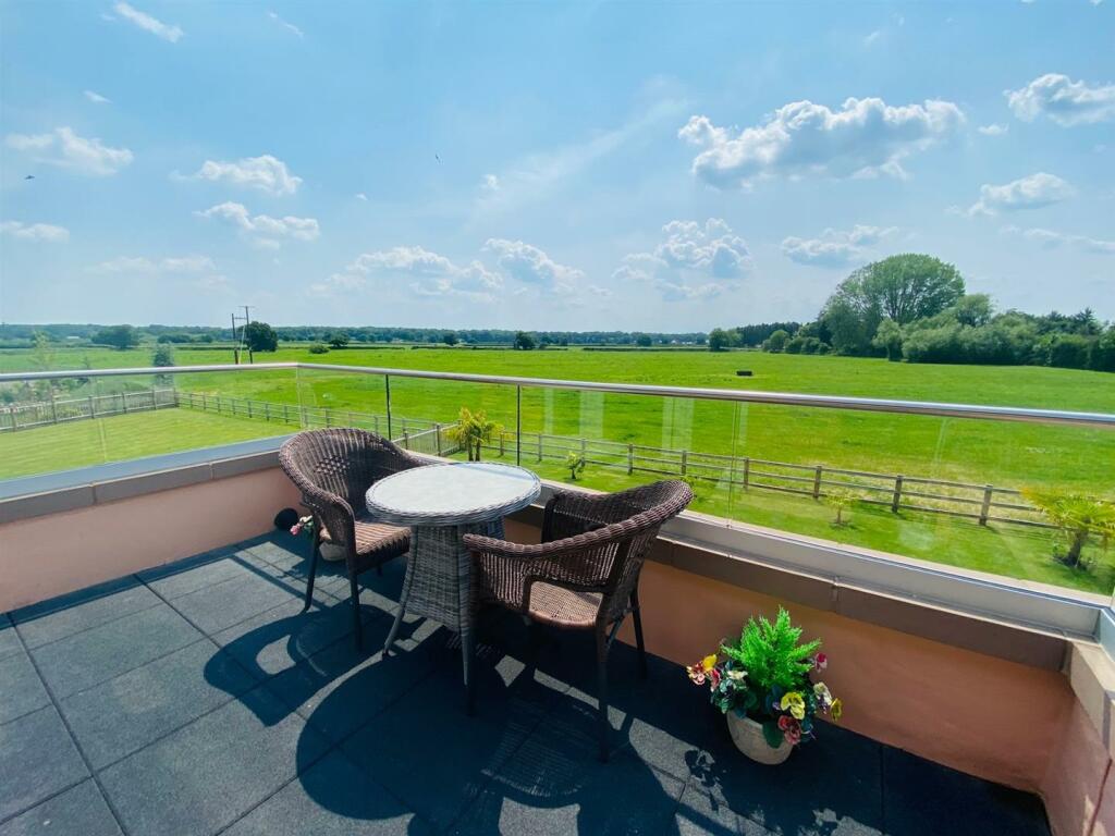 Additional image 10 of Belgrave Garden Mews, Pulford, Chester