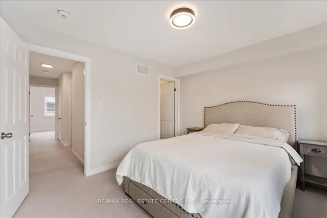 Additional image 24 of 219 Dundas St Unit 13