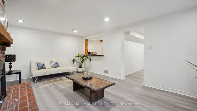 Additional image 27 of 73 Regency Sq