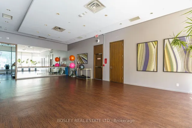 Additional image 31 of 33 Lombard St Unit 412